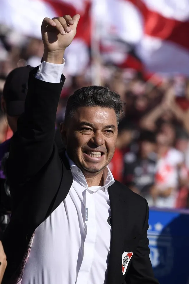 Puño en alto, Muñe.