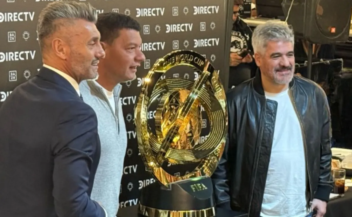 Ariel Ortega, estrella invitada al tour del trofeo del Mundial de Clubes en la Argentina.