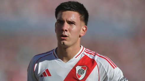 Mastantuono tiene 17 años, por lo que todavía no terminó el secundario.