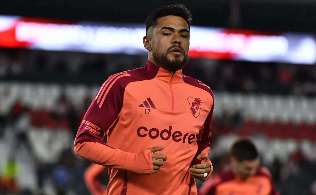Paulo Díaz viene de disputar 180 minutos con la Selección de Chile y por eso irá al banco en La Plata.