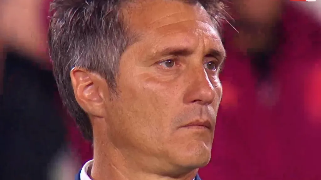 El DT fue recibido de forma hostil en el Monumental.