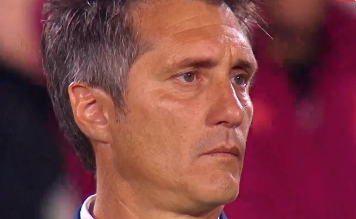 El DT fue recibido de forma hostil en el Monumental.