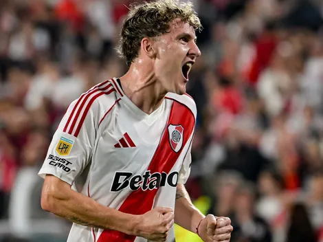 Con un primer tiempo arrollador, River goleó a Vélez y se aseguró el segundo puesto