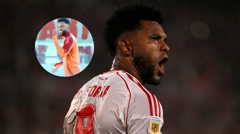 Borja cantó con los hinchas en la previa.