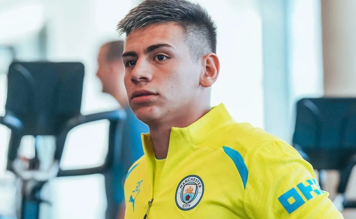 Echeverri reveló una charla con Pep Guardiola.