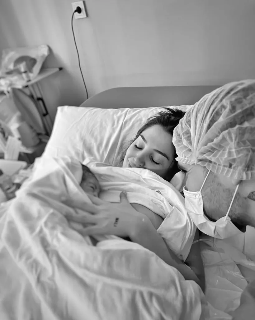 Rodrigo Villagra fue papá de una bebé llamada Juana.