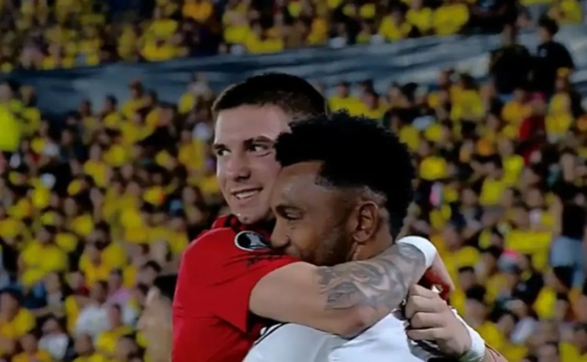 Borja y Mastantuono en Barcelona SC vs River por Copa Libertadores.