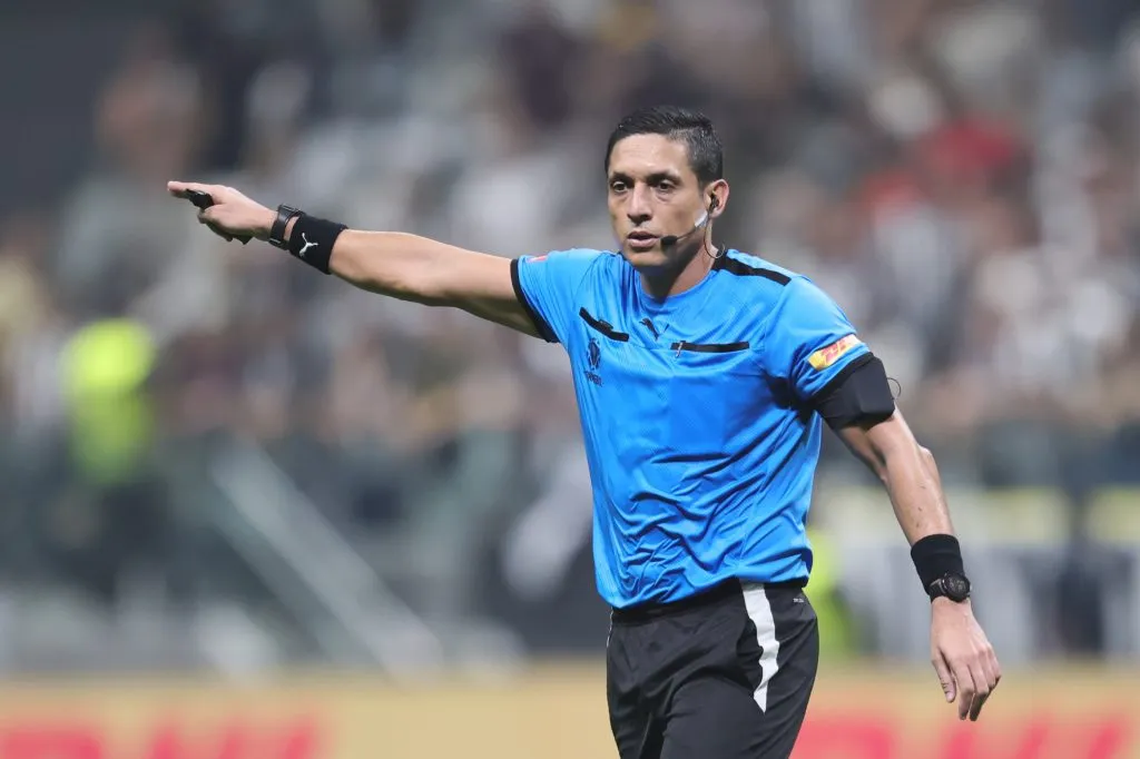 Valenzuela dirigió 7 veces a River (Getty)