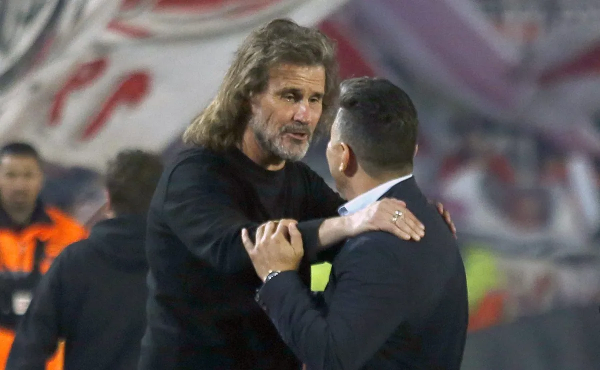 El Gallego Insúa se saludó con Gallardo antes de arrancar el partido. (Foto: Getty).