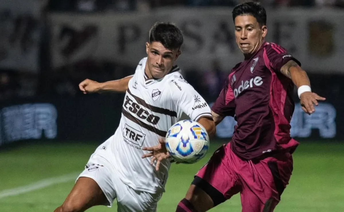 Vicente Taborda, de Platense, vs River (FOTO: @caplatense).
