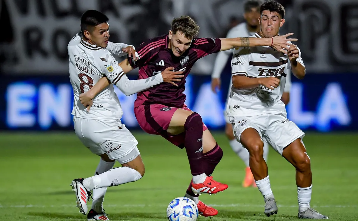 River jugará ante Platense en el Monumental.