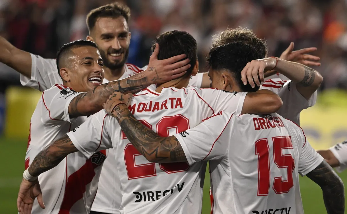River goleó a IDV en el Monumental.