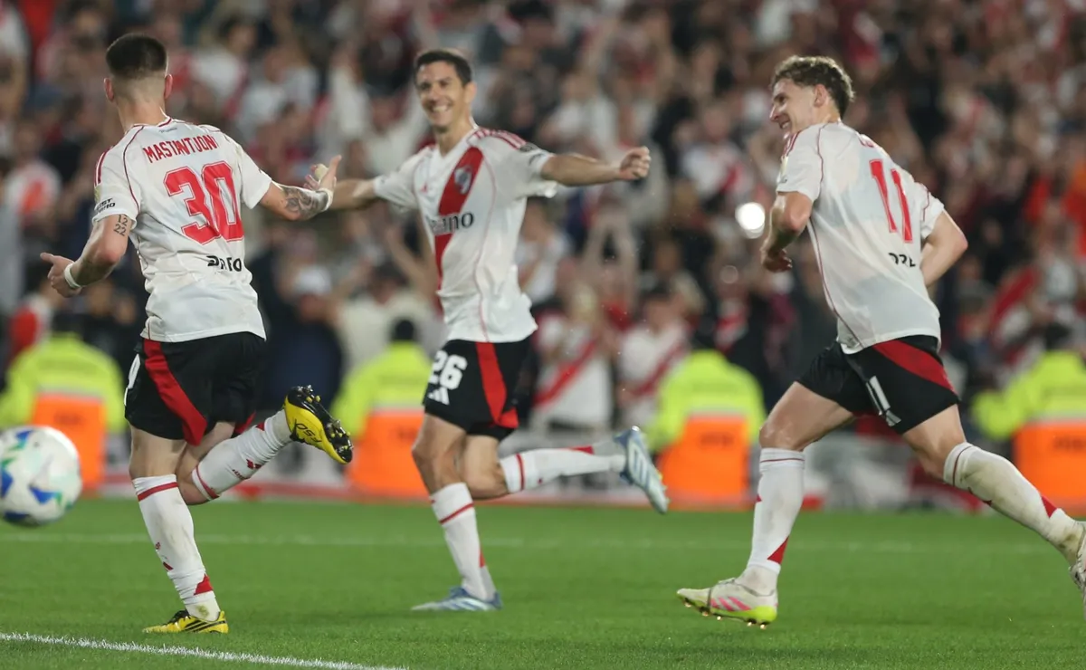 River golea en el Monumental.