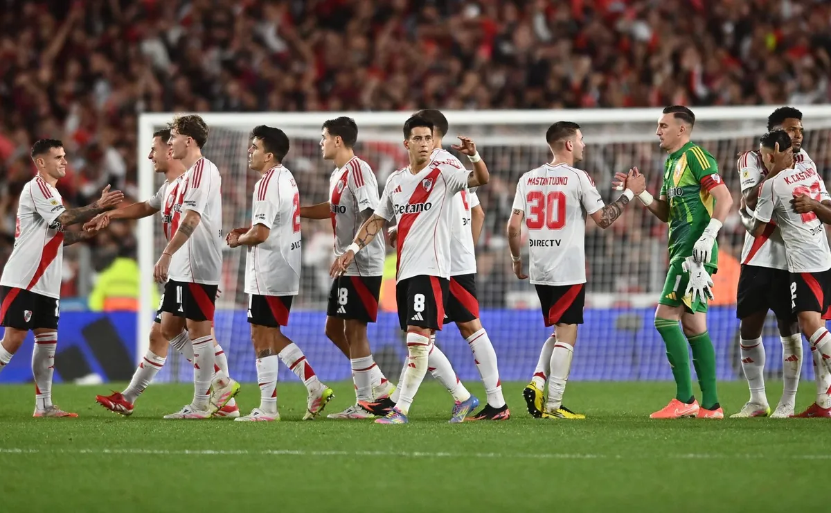 Contra quién jugaría River en semifinales.