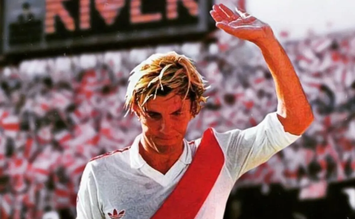 Reinaldo Carlos Mostaza Merlo solo vistió la camiseta de River como jugador.