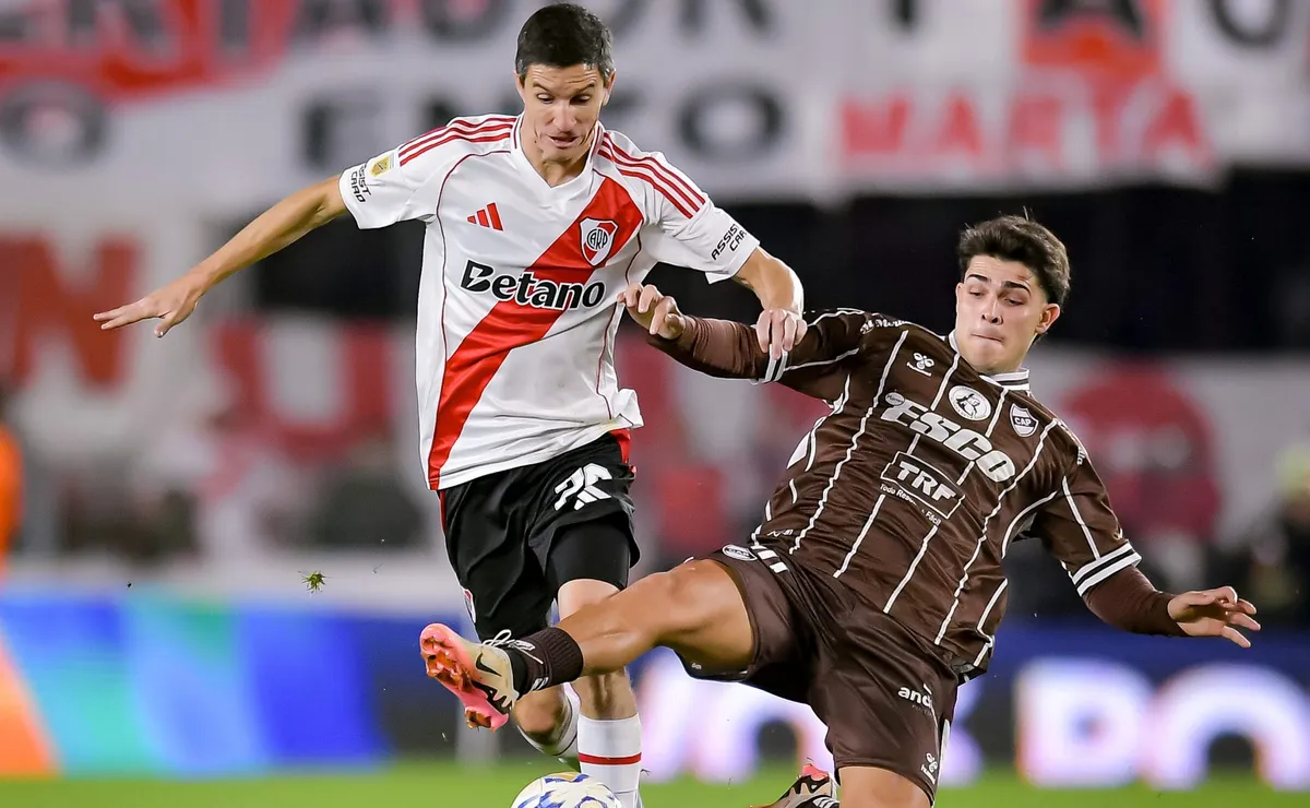 River no tuvo generación por el medio vs. Platense.
