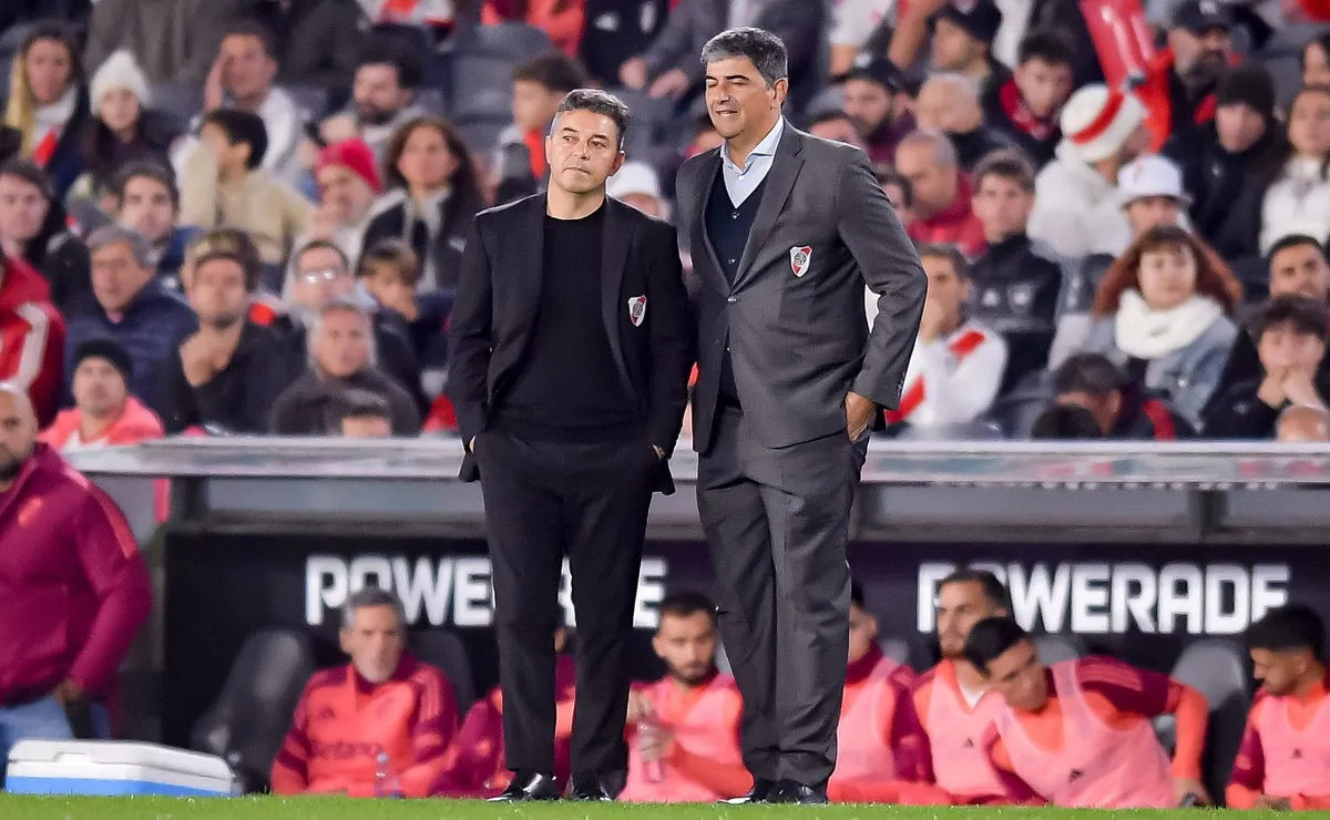 Gallardo y Biscay borraron a varios jugadores de River.