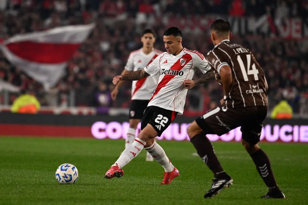 Kevin Castaño estrelló su penal en el palo ante Platense.