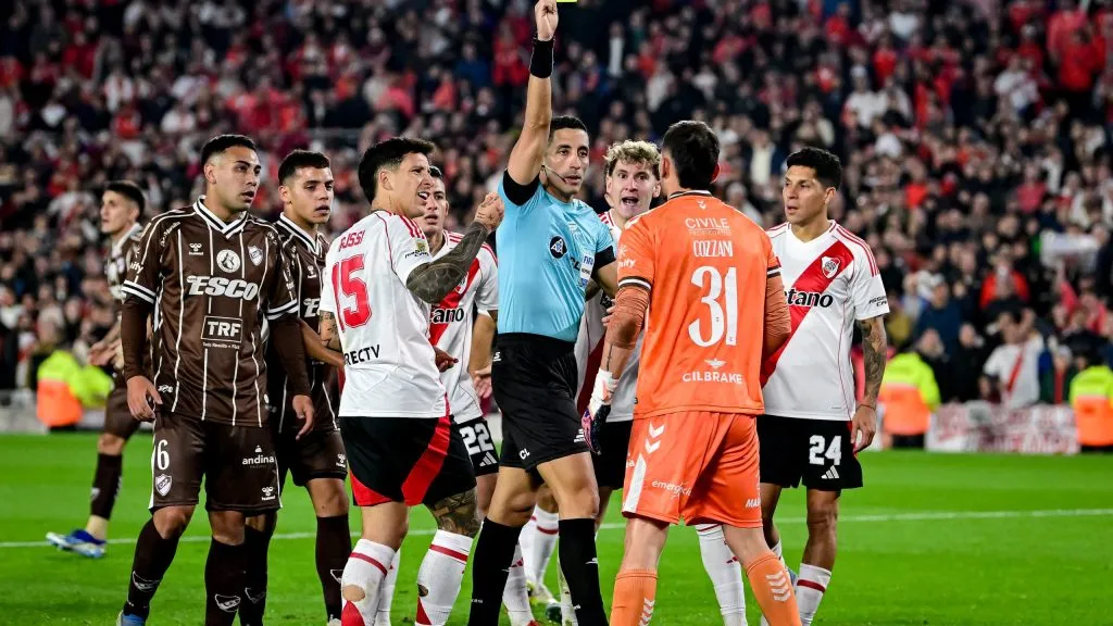 Yael Falcón Pérez fue un desastre en el Monumental. (Foto: Getty).