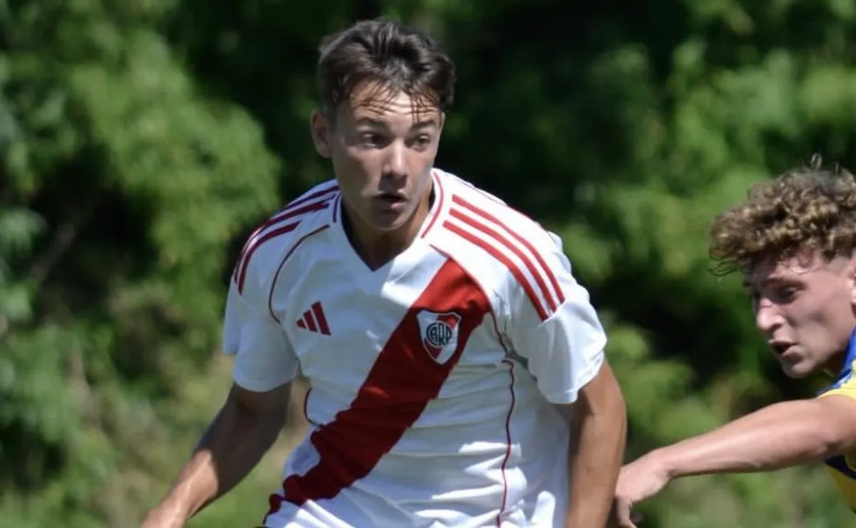 Santino Giletti, otra joyita de River (Foto: @ph_iobitler).