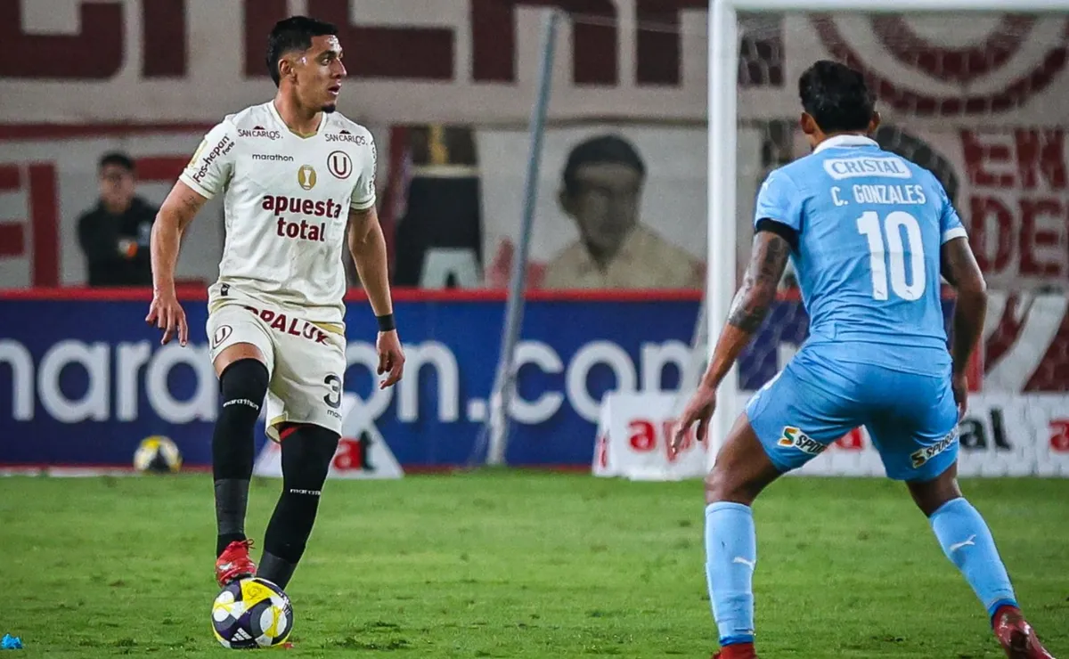 Universitario viene con una sonrisa.