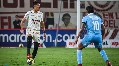 Universitario viene con una sonrisa.