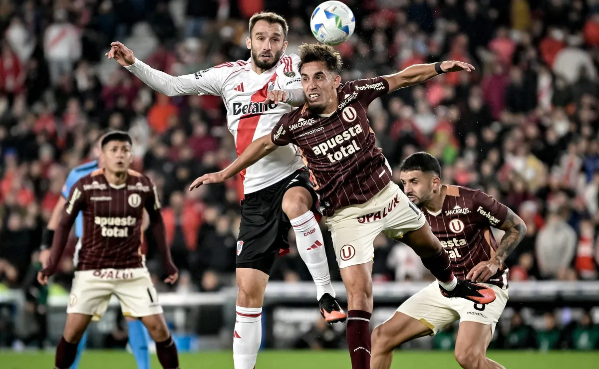 River cerró la fase de grupos con un empate 1-1 ante Universitario.