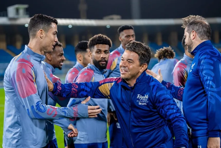 Gallardo saluda a Cristiano antes del partido. (Getty)