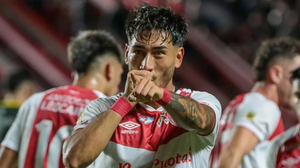 Román Vega tiene 65 partidos en Primera.
