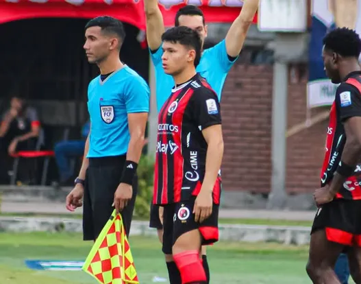Oswaldo Valencia no pudo ganarse un lugar en Cúcuta. (Getty)