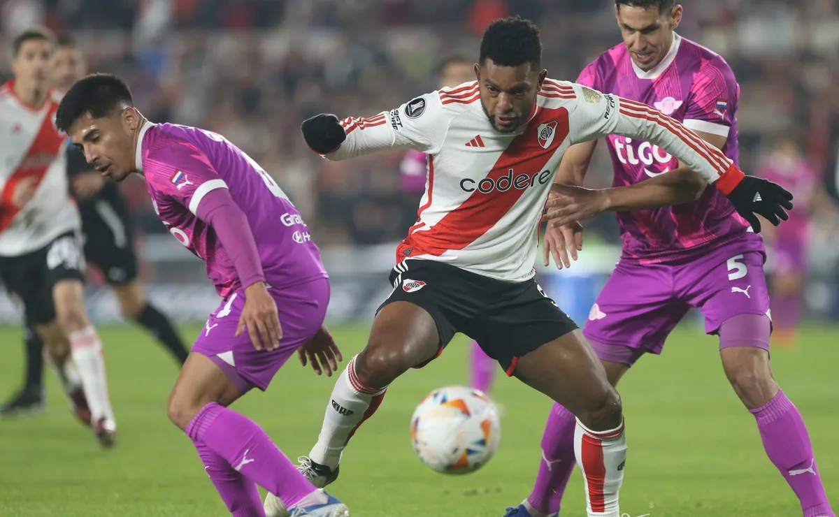 River visitará a Libertad en el Defensores del Chaco.