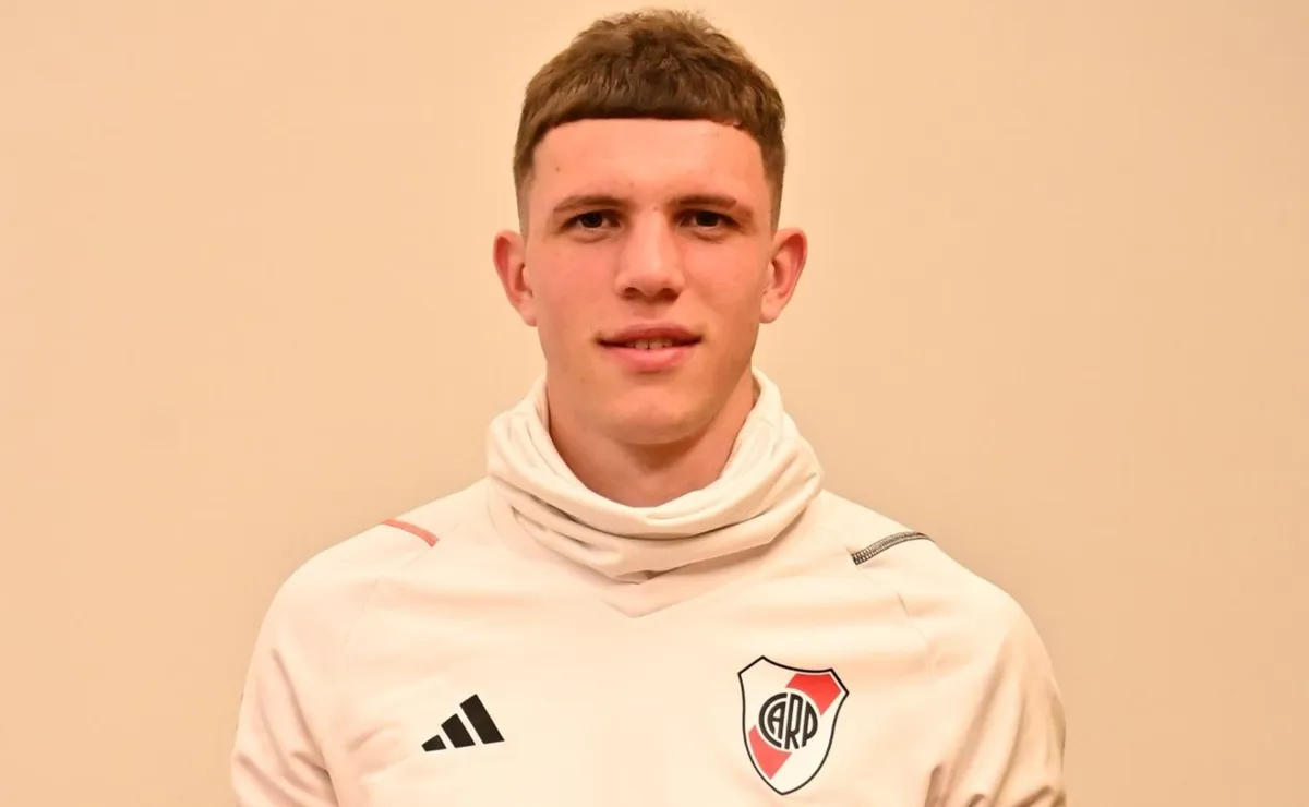 Carboni estuvo un mes en River y se fue sin debutar oficialmente.