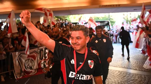 Los hinchas realizaron un banderazo espectacular.