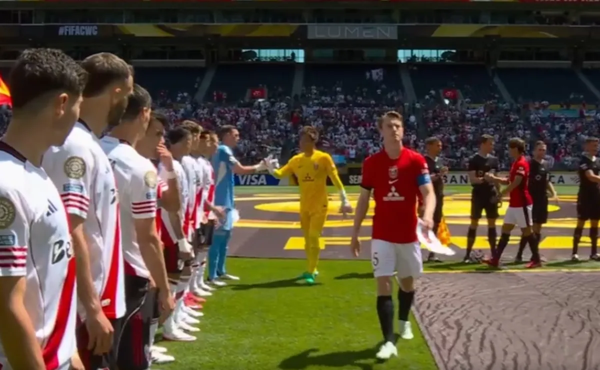 El capitán de Urawa Red Diamonds despertó la polémica.