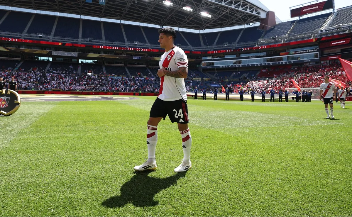 Enzo Pérez se fue con una molestia.
