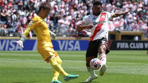Miguel Borja jugó casi todo el segundo tiempo ante Urawa Red.