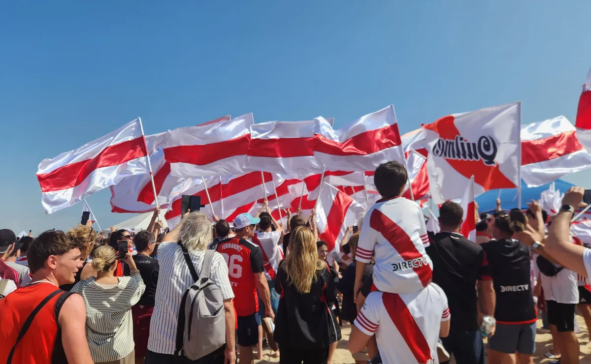 Lo mejor del banderazo de River en Los Ángeles.