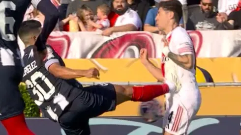 El VAR omitió un planchazo contra Montiel.