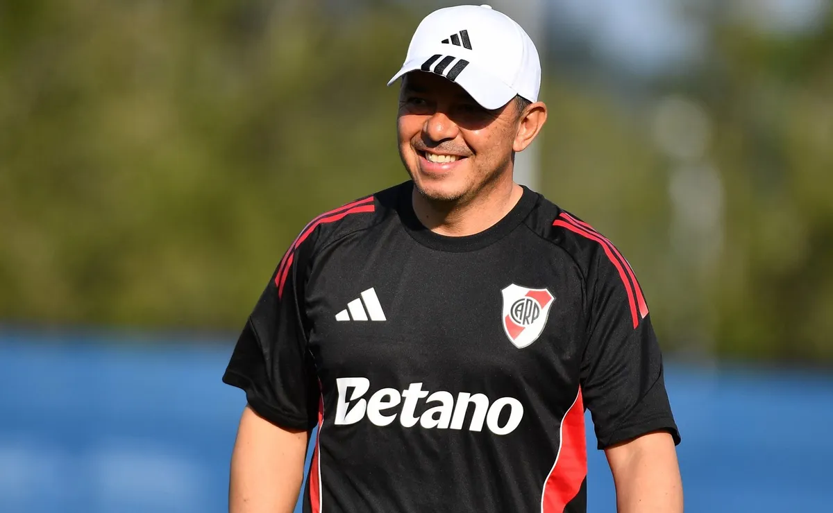 Gallardo debe rearmar el once de River.