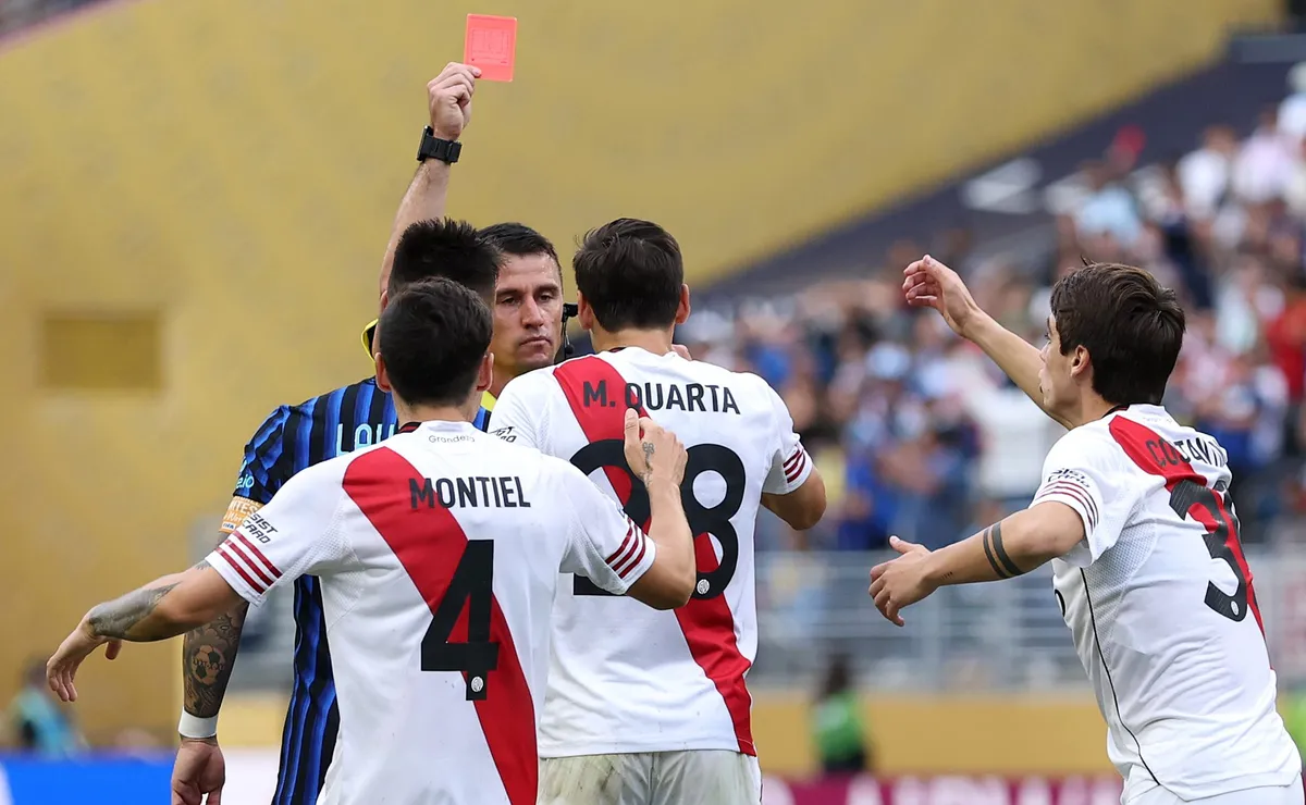 Martínez Quarta se fue expulsado.