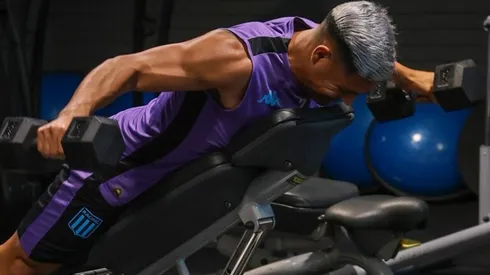 Maxi Salas entrena en Racing: jugó un amistoso y será convocado en Copa Argentina.