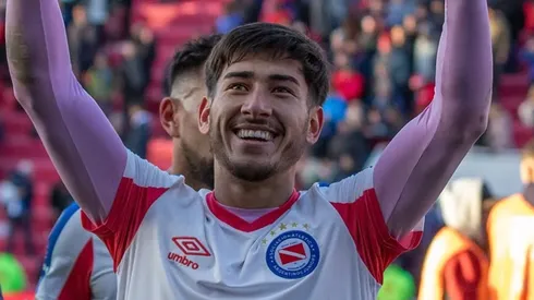 El lateral no jugará en el Millonario e irá a Europa.