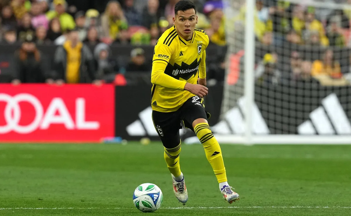 Andrés Herrera seguirá jugando en Columbus.