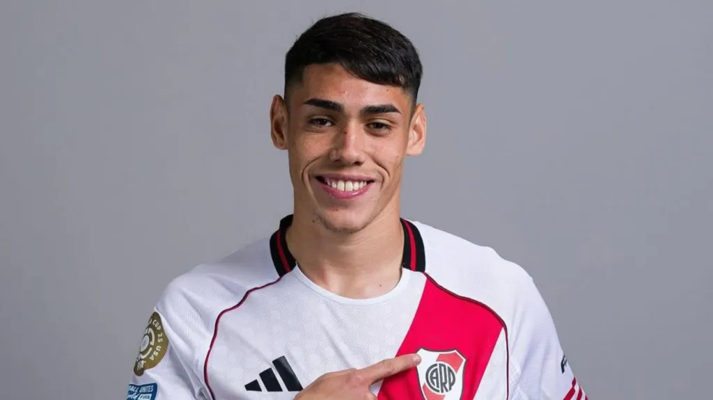 Lencina aguarda por una chance en el Millonario.