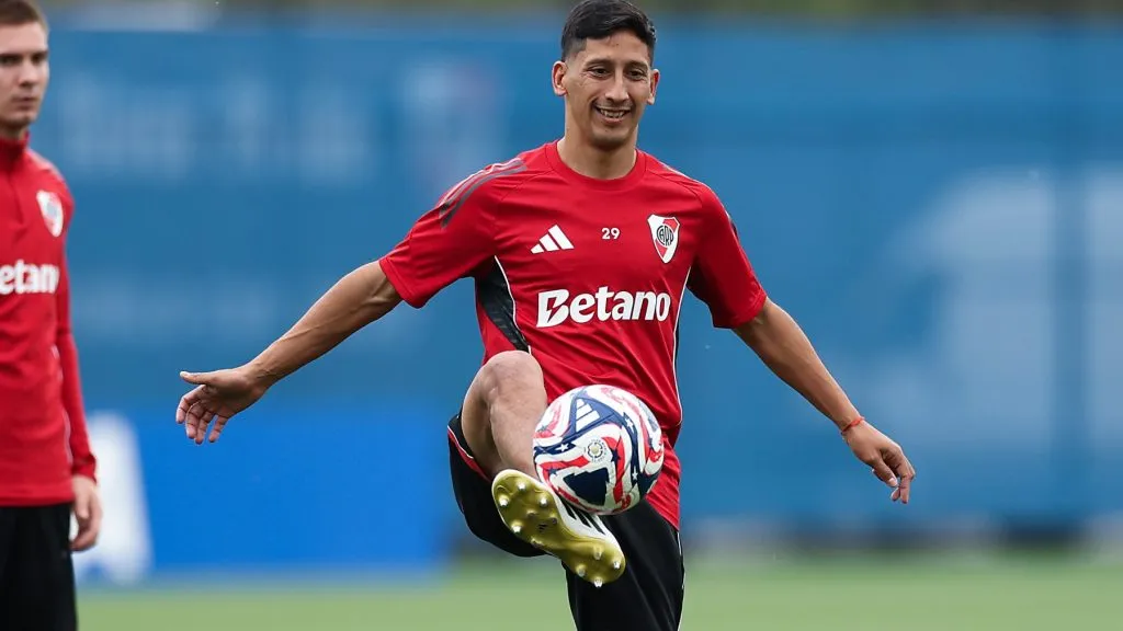 Vélez puso primera y busca formalmente a Aliendro en este mercado de pases.