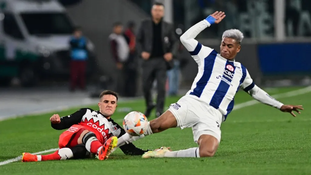 River va a fondo por Portillo.