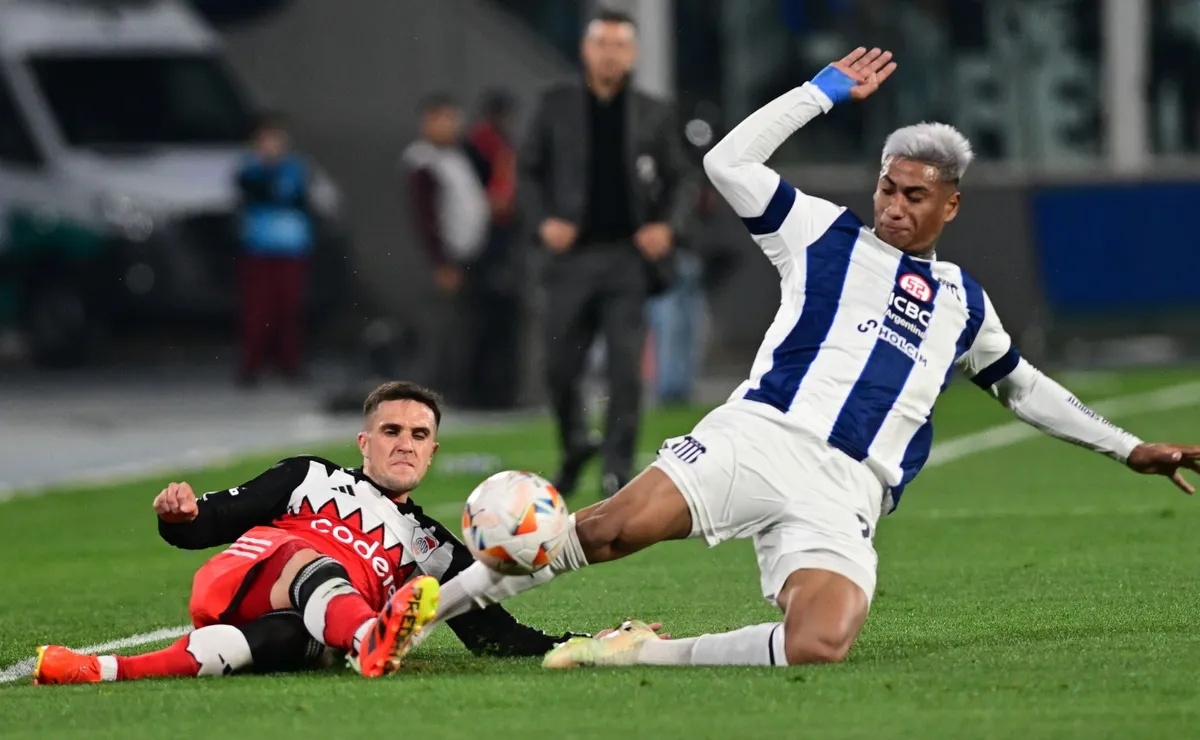 River va a fondo por Portillo.