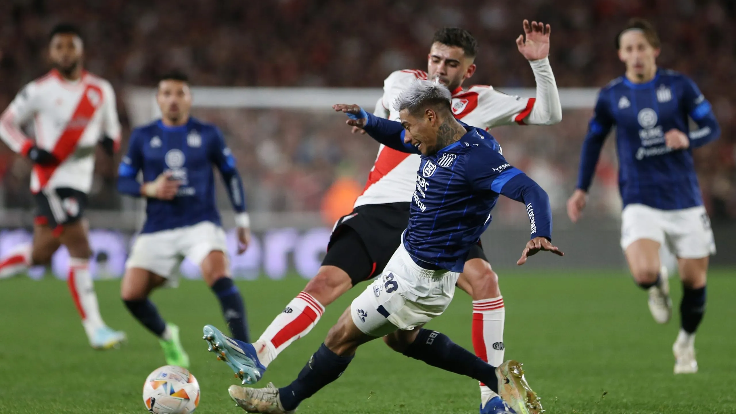 Talleres está dispuesto a vender a Portillo. (Getty)