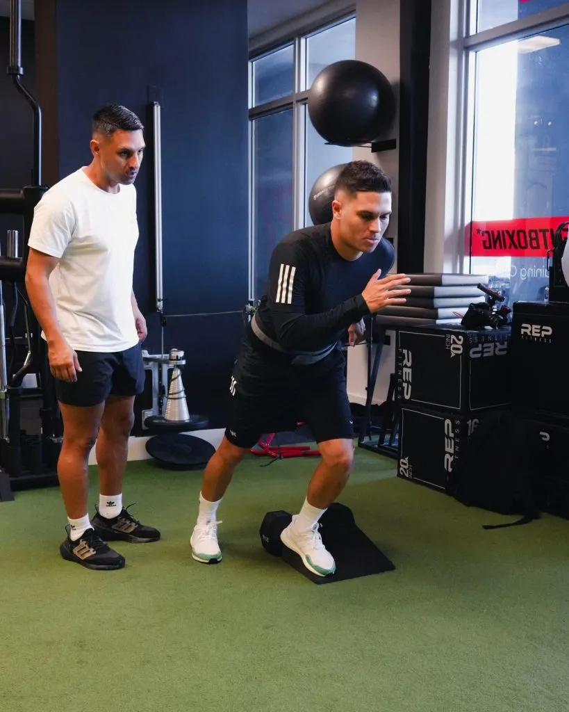 Juanfer Quintero con el PF César Murillo.