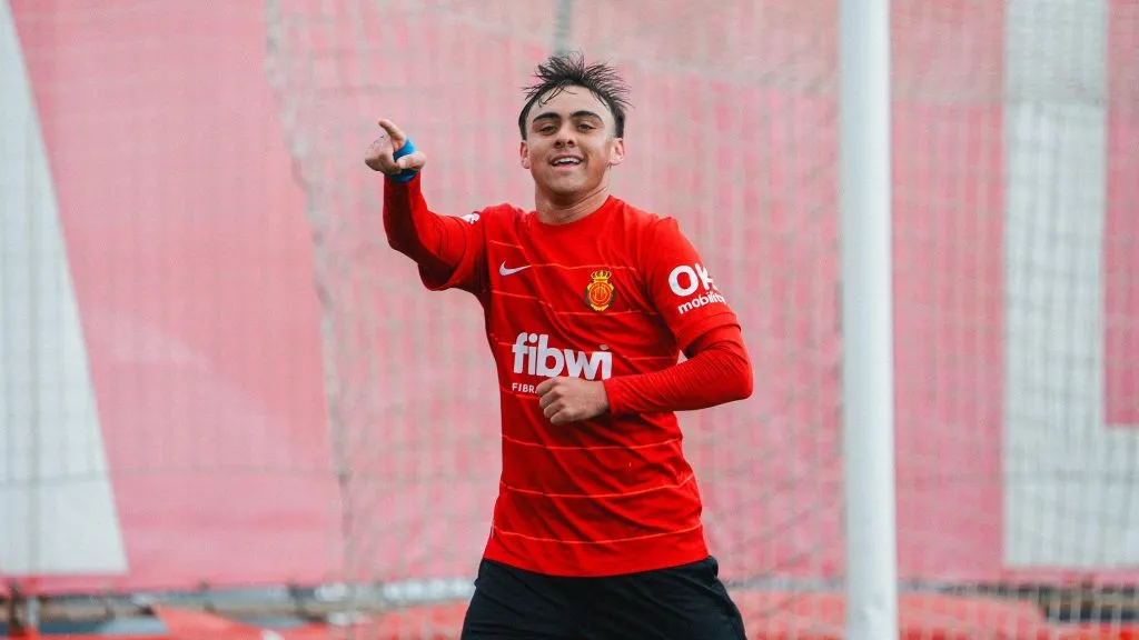 Alex Woiski trabaja hace varios días a la par de sus compañeros.